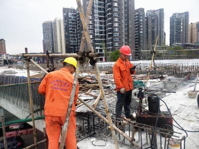 綿陽雙杯大橋施工現場